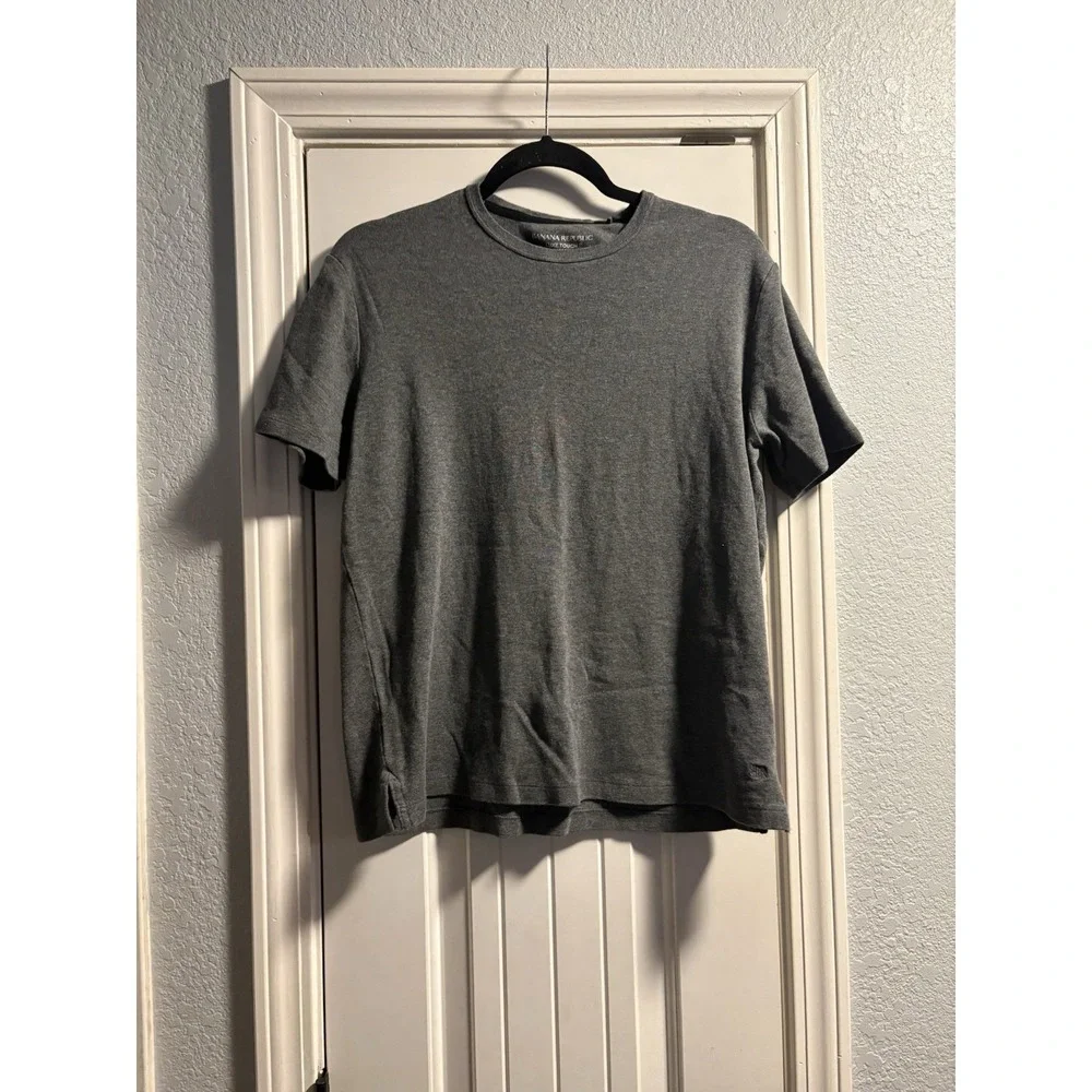 Banana Republic Luxe Touch Performance Tee Mens Medium Gray Short Sleeve Cotton